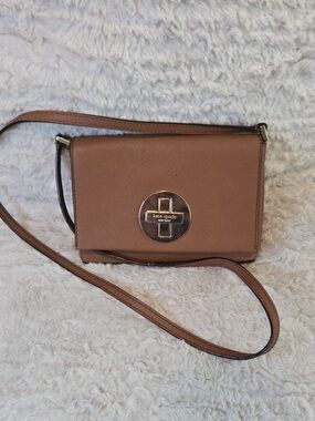Kate Spade Newbury Lane Sally Tan Saffiano Crossbody Bag -LIKE NEW